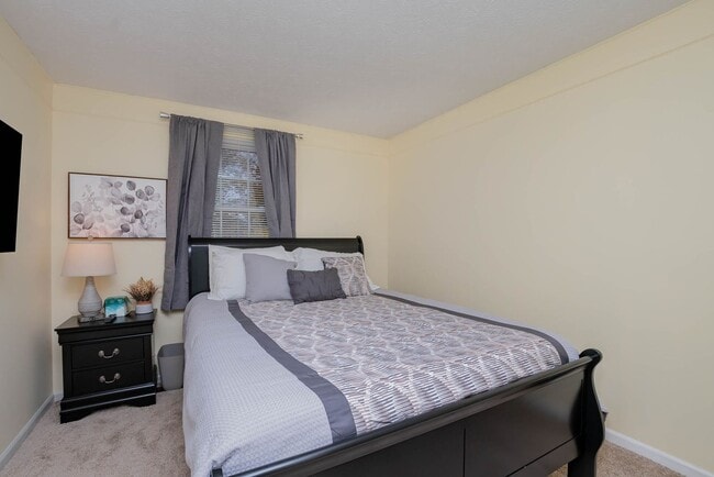 Building Photo - 1387 Firethorne Dr