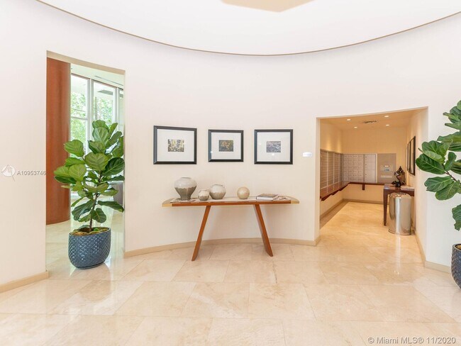 Building Photo - 2475 Brickell Ave