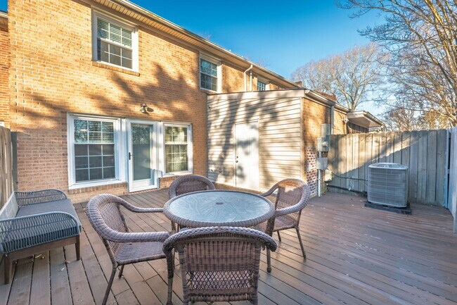 Building Photo - 8418 Knights Bridge Rd