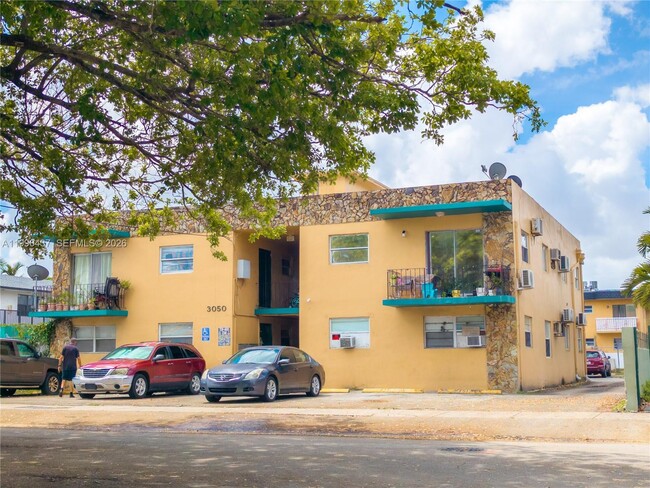 Building Photo - 3050 NW 21st Ave