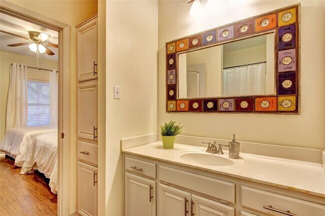 Building Photo - 2208 Trailside Dr