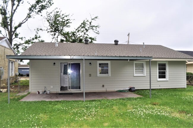 Building Photo - 3921 Creole St