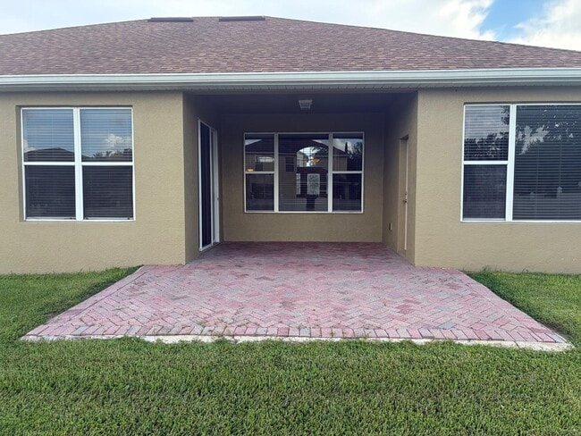 Building Photo - 4576 Barbados Loop