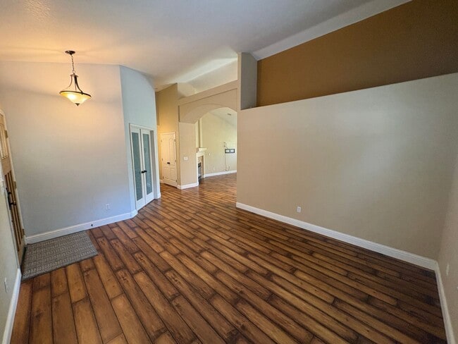 Building Photo - 3524 S Lincoln Ct