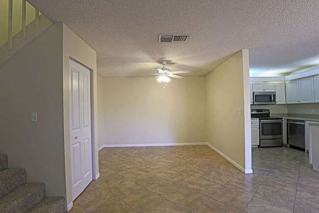 Building Photo - Parkwoods 12353-1