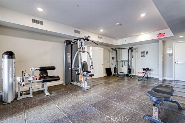 Building Photo - 627 Deep Valley Dr