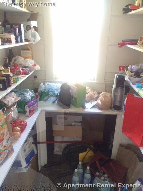 Building Photo - 20 Donnell St