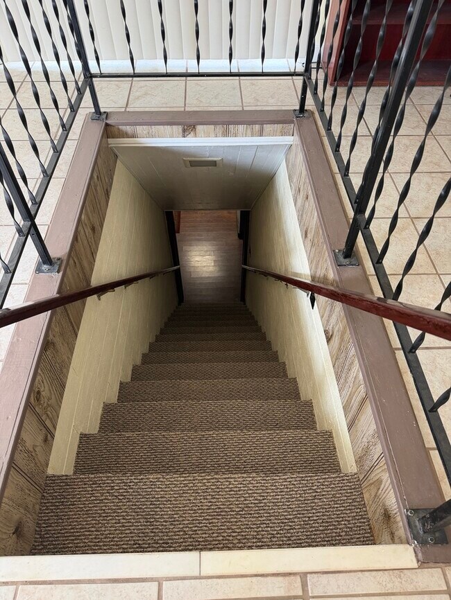 Building Photo - 3002 Cemetery Dr