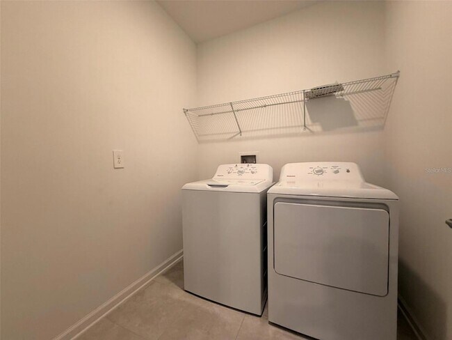 Building Photo - 2030 Shaggy Fisher Dr