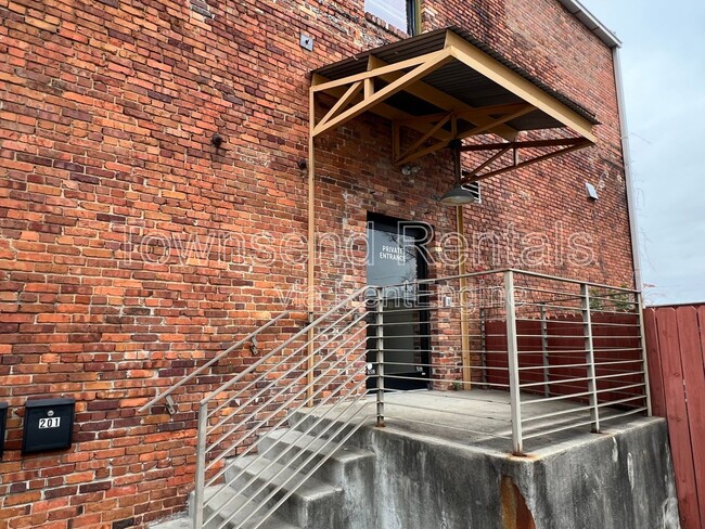 Building Photo - 159 Maxwell St