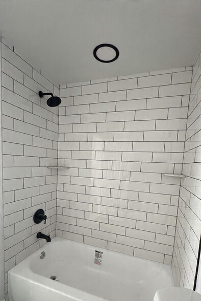 Rear unit - 1132 W 8th St