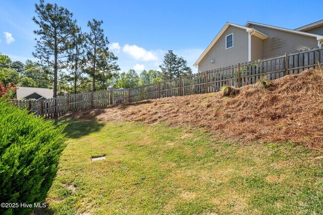 Building Photo - 5 Adams Cir