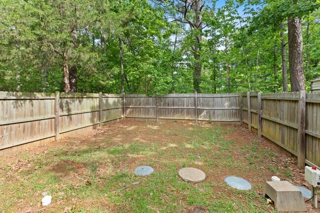 Building Photo - 11784 FM Rd 16