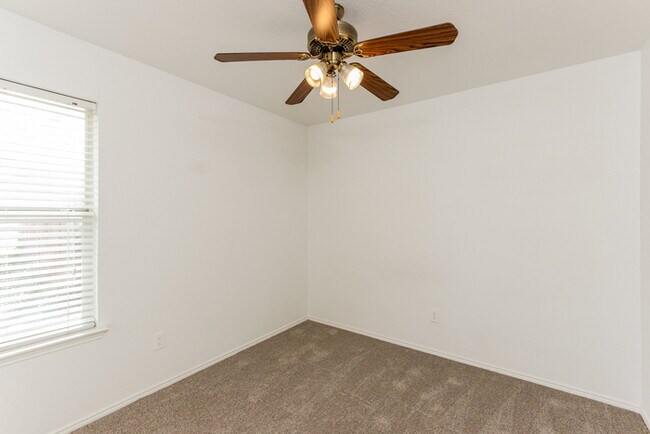 Building Photo - 101 Kennedy Dr