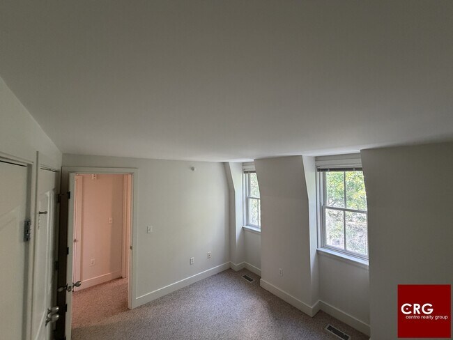 Building Photo - 104-106 Second St. Unit U10