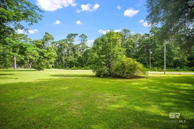Building Photo - 18050 Steele Dr