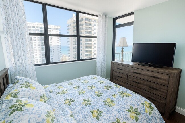 Building Photo - 2401 S Ocean Dr