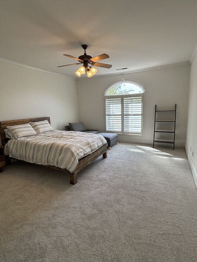 Building Photo - Princeton Hills Fully Furnished