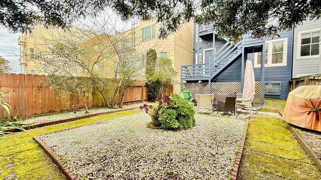 Building Photo - LT11MAIN