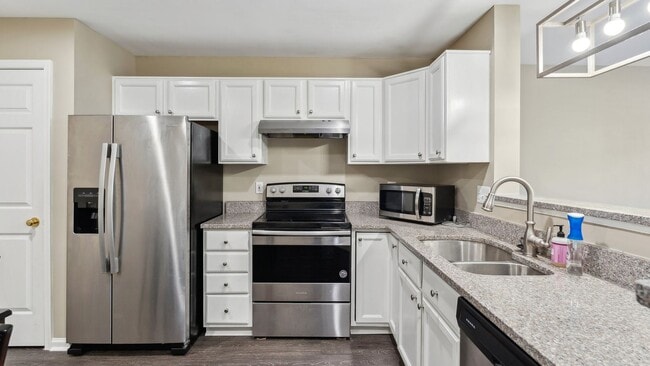 Building Photo - Discover the charm of this beautifully upd...
