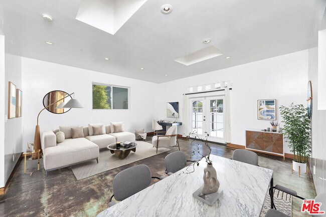 Building Photo - 1141 Cabrillo Ave