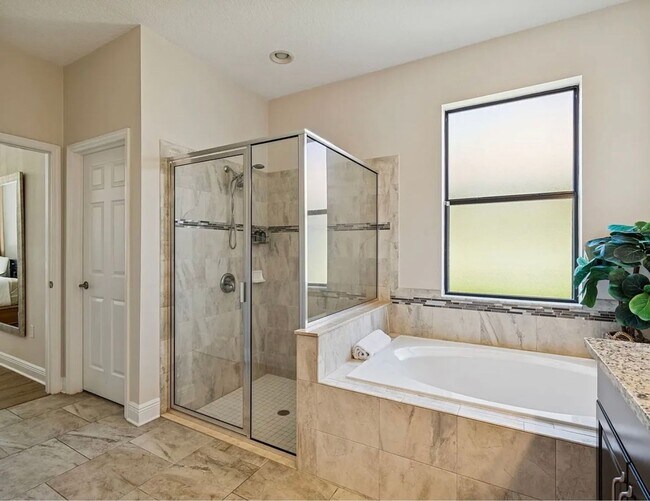 Building Photo - 3987 Sunset Lake Dr
