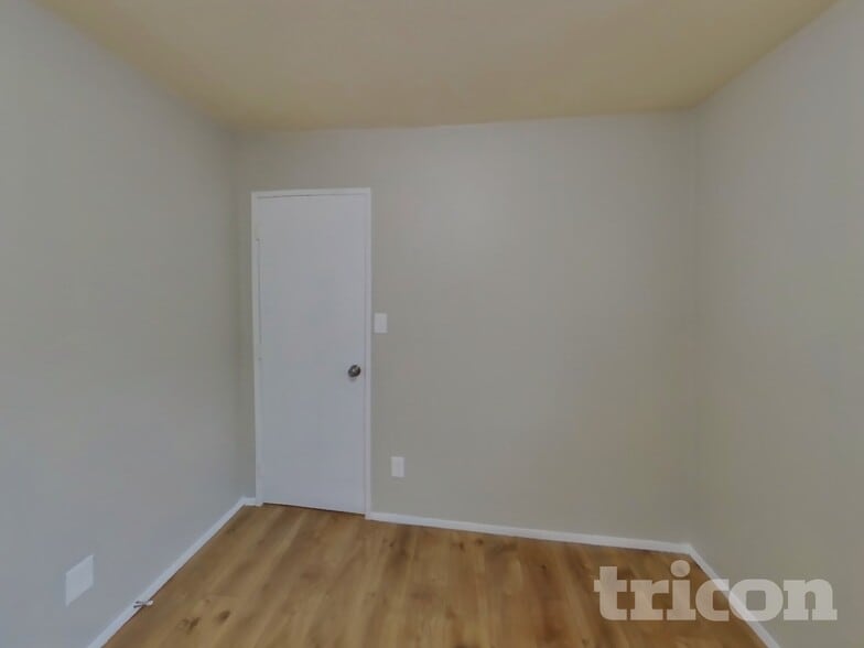 Building Photo - 9413 14th Ave SW