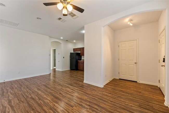 Building Photo - 4601 Best Way