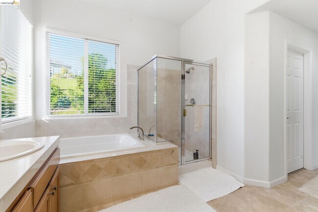 Building Photo - 257 Golf Links St