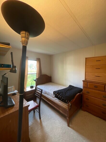 Building Photo - 107 Mary Ln