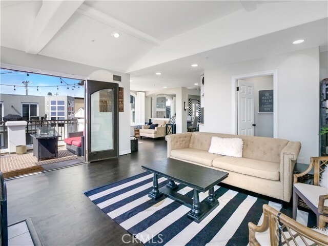 Building Photo - 300 16th St