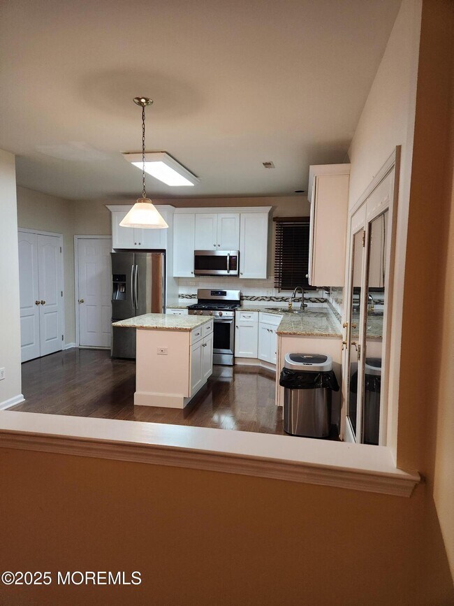 Building Photo - 42 Vardon Way