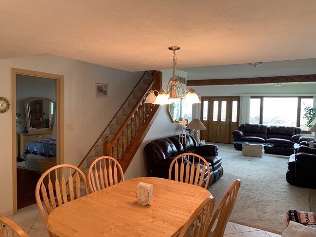 Building Photo - 6588 Shore Acres Dr