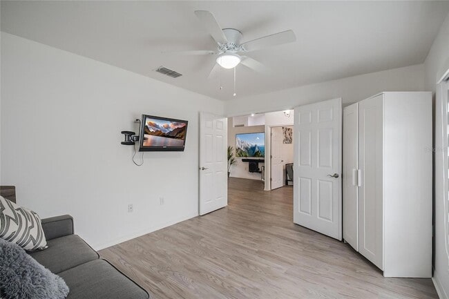 Building Photo - 520 Pheasant Dr