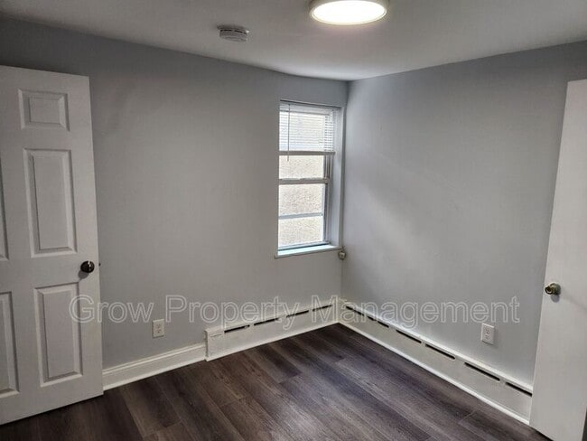 Building Photo - 1344 S 9th St