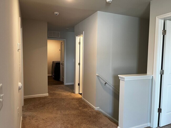 Building Photo - Beautiful 2 story home in the new Lake Tyl...