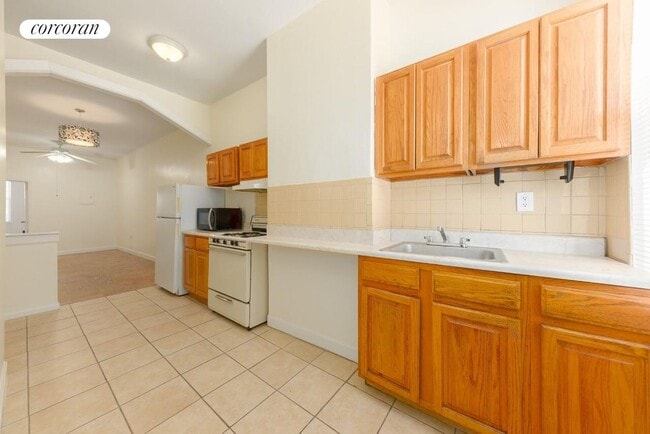 Building Photo - 23-11 41st St