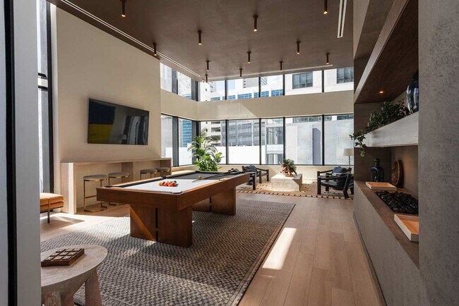 Building Photo - 225 N Miami Ave