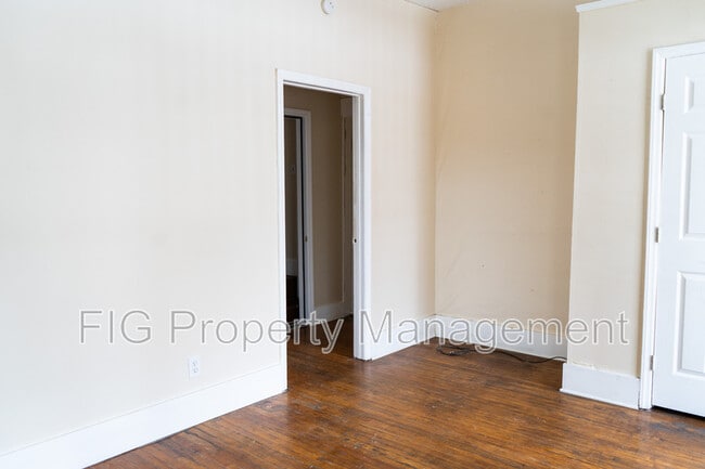 Building Photo - 119 West Moody Avenue - 1