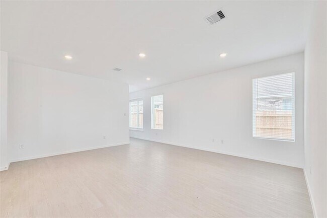 Building Photo - 6743 Iron Clover Dr