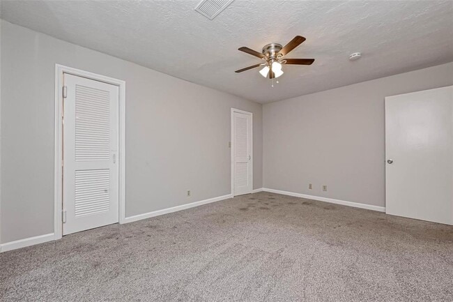 Building Photo - 26414 Maplewood Dr