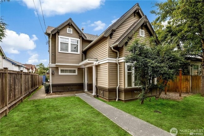 Primary Photo - 3Bd/2.5Ba Seattle House
