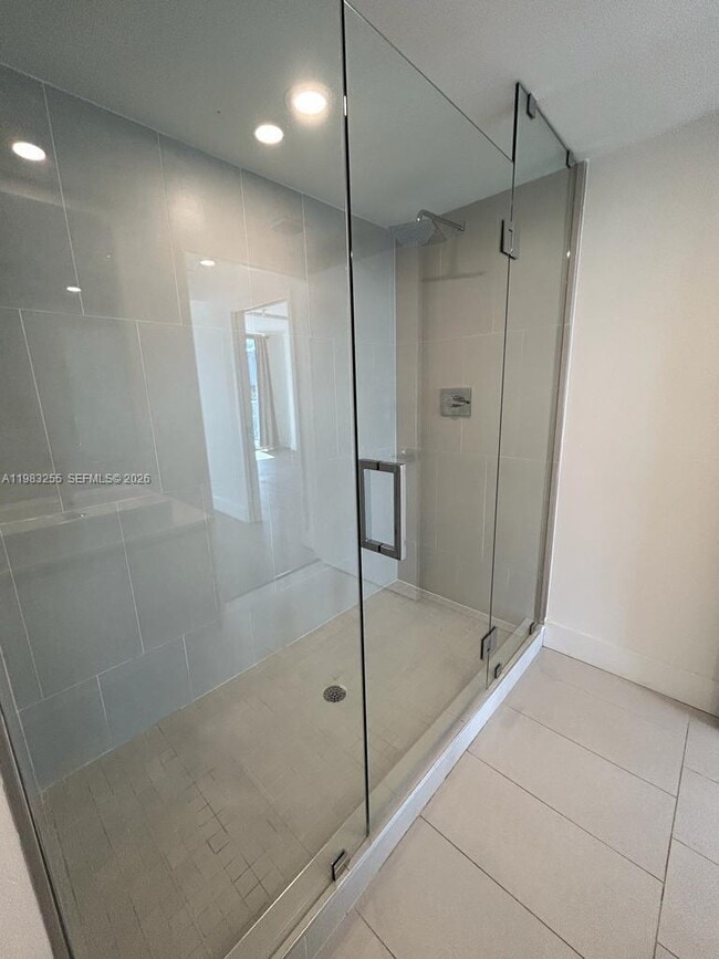 Building Photo - 13800 Highland Dr