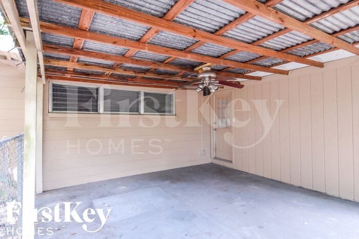 Building Photo - 8026 N Ola Ave