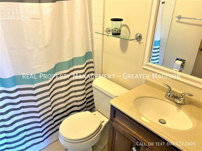 Building Photo - 2110 Teal Dr