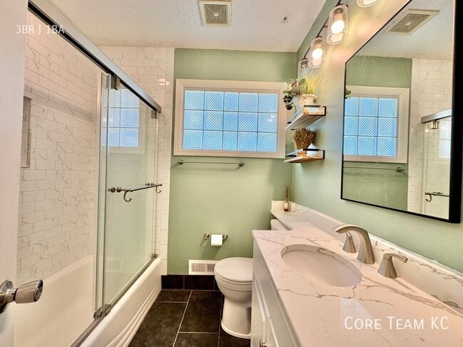 Building Photo - 5607 W 78th Terrace