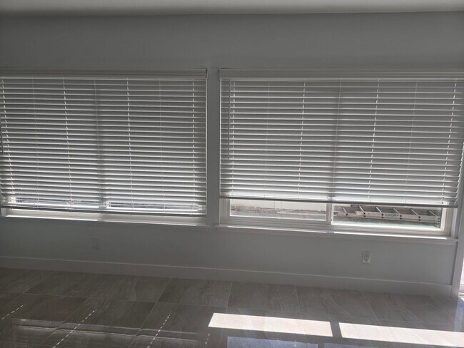 Building Photo - Fully Remodeled 4-Bedroom, 3-Bath Rental Home in Prime Fountain Valley Location