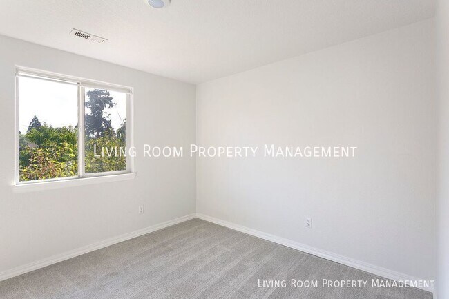 Building Photo - 5232 SE 64th Ave