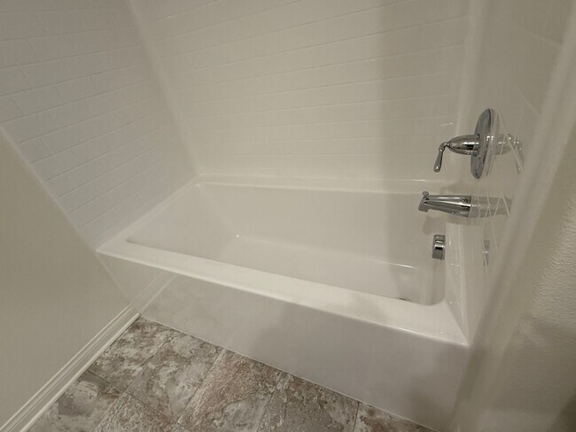 Building Photo - Victorville- New Richmond Home, 3 bedrooms...