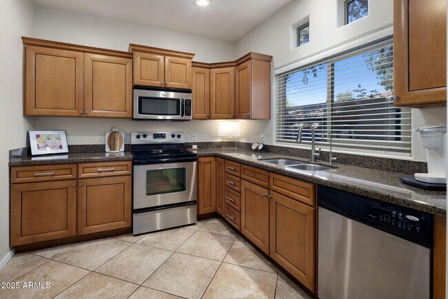 Building Photo - 1351 N Pleasant Dr